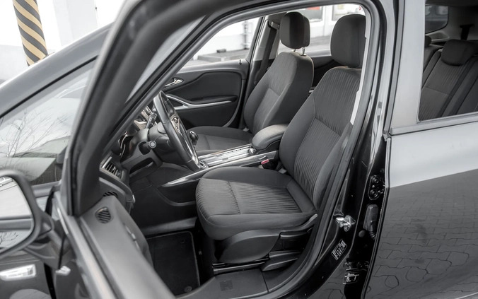 Toyota Yaris cena 59900 przebieg: 133344, rok produkcji 2021 z Puck małe 211